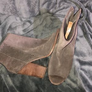 Heeled boots